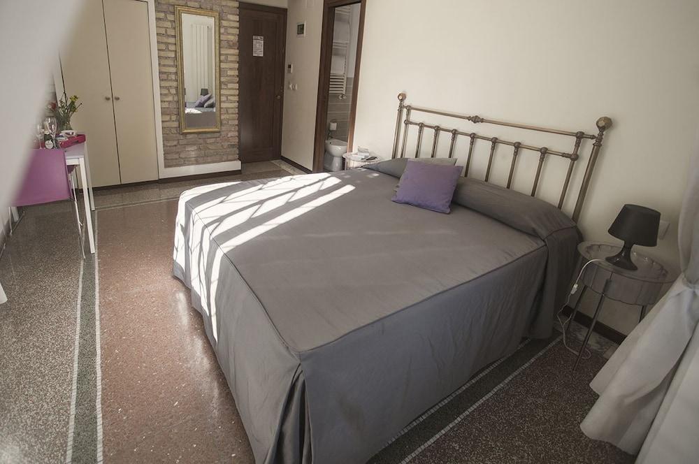 Maison Colosseo 3* Rom